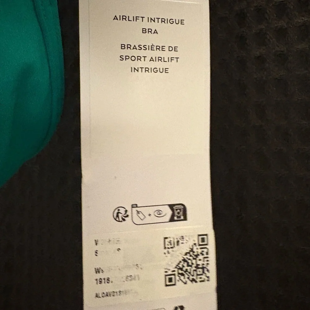 ALO Yoga Airlift Intrigue Bra XS Limited: Spruce Green NWT